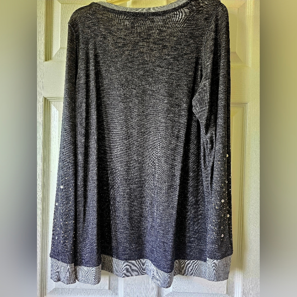 Sweater - Picture 3 of 4